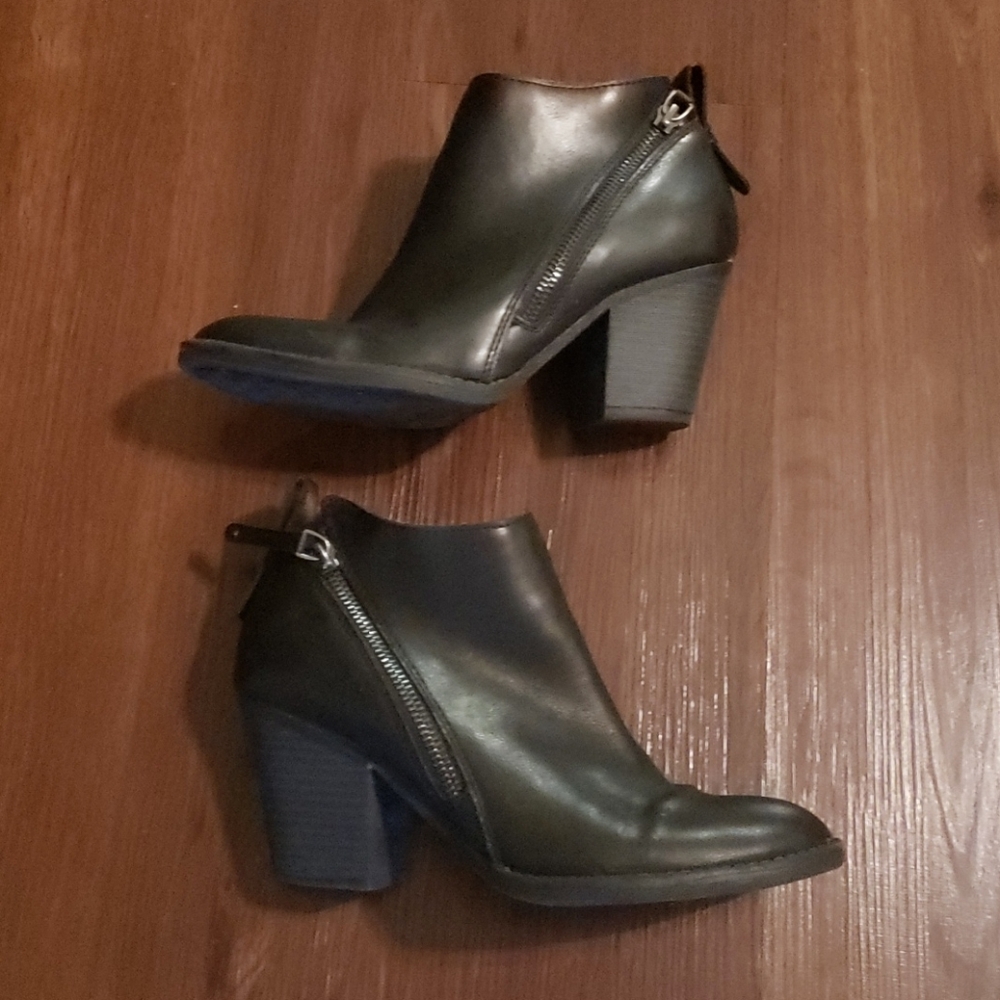 Universal Thread Booties